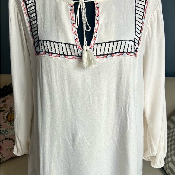 OLD NAVY - EMBROIDERED TOP -  SIZE L - Picture 2 of 6